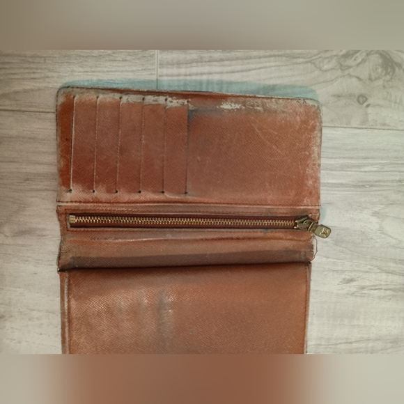 Authentic Louis Vuitton Viennois Kisslock Wallet - Picture 12 of 15